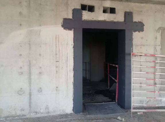 門框粘（zhān）鋼加固（gù）