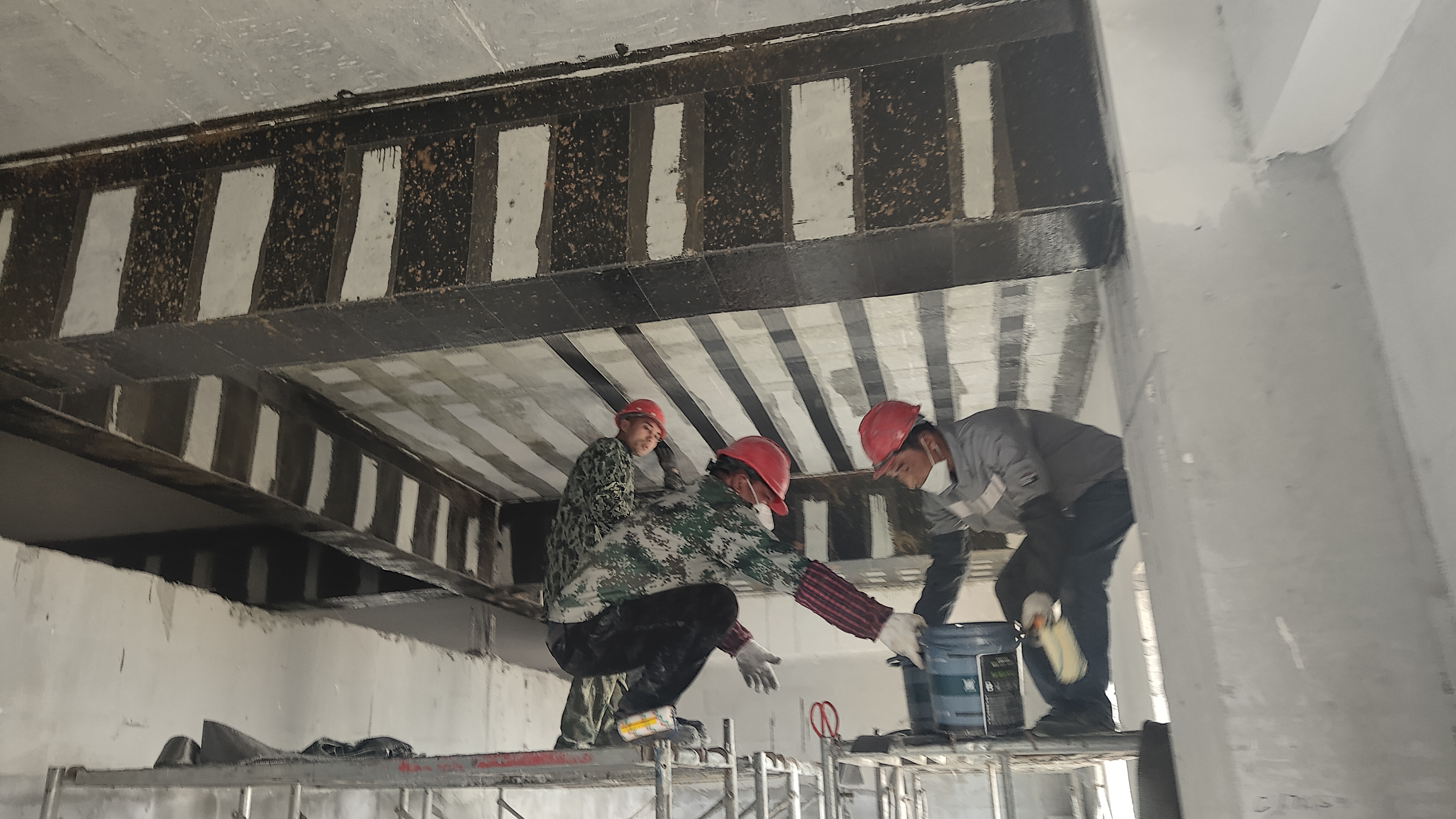 碳（tàn）纖維加固